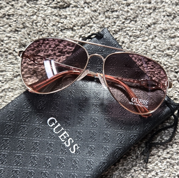 Guess Sunglasses Rose Colored Lenses NEW - Picture 1 of 7